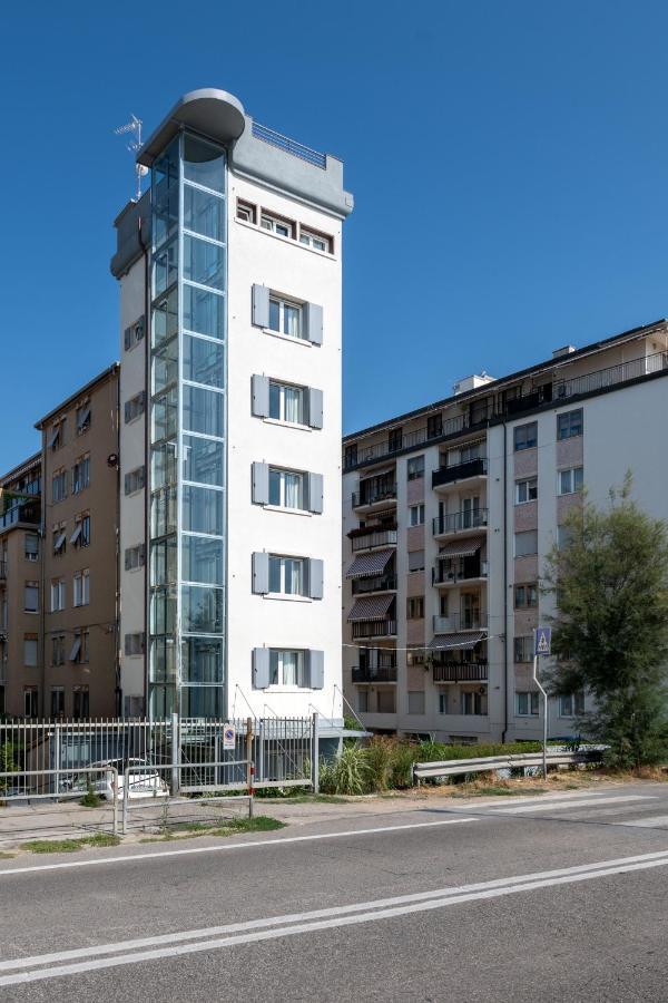 Sea Tower Torre Telemetrica Lido Di Venezia Hotel Exterior photo